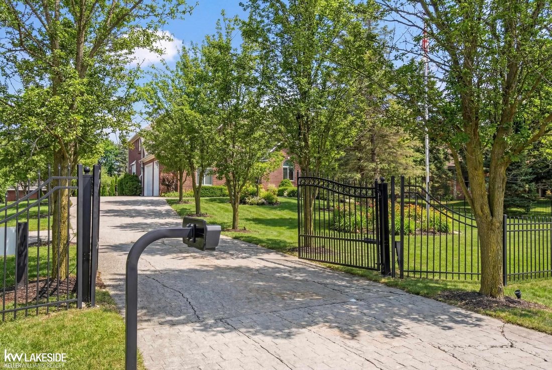 House in Troy, Michigan, United States 4 - 17546069