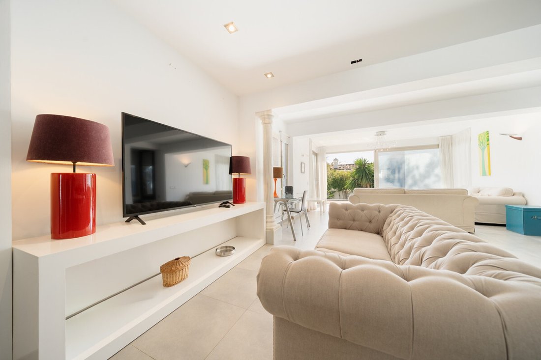 Villa in Marbella, Andalusia, Spain 3 - 17344853