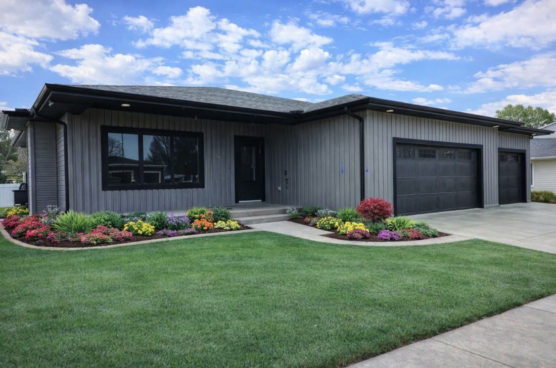 House in Bloomington, Illinois, United States 2 - 17546630