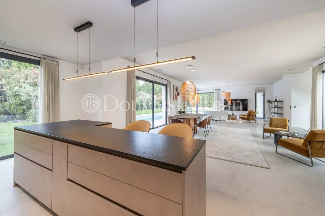 Villa in Mougins, Provence-Alpes-Côte d'Azur, France 3 - 14971489