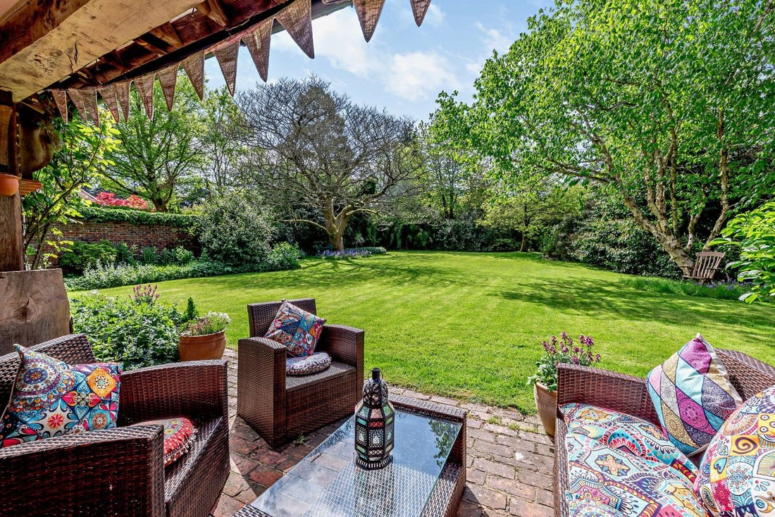 House in Hindhead, Grayshott, England 3 - 17546517