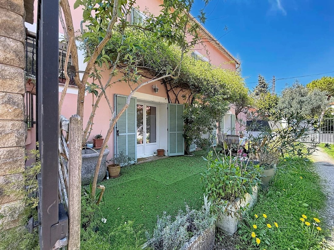 House in Tourrette-Levens, Provence-Alpes-Côte d'Azur, France 3 - 17546527