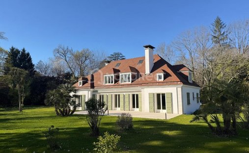 House in Pau, Nouvelle-Aquitaine, France 1