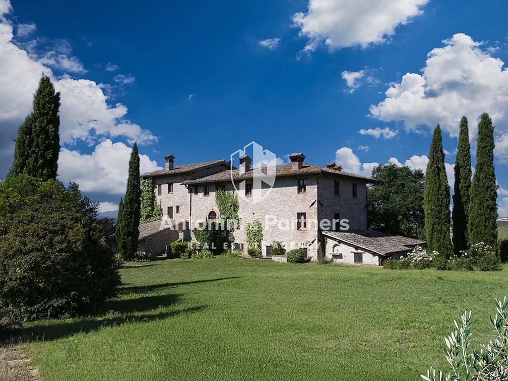 Country House in Todi, Umbria, Italy 5 - 16996825