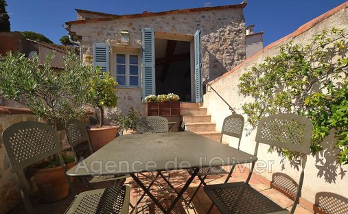 Villa in Châteauneuf-Grasse, Provence-Alpes-Côte d'Azur, France 1