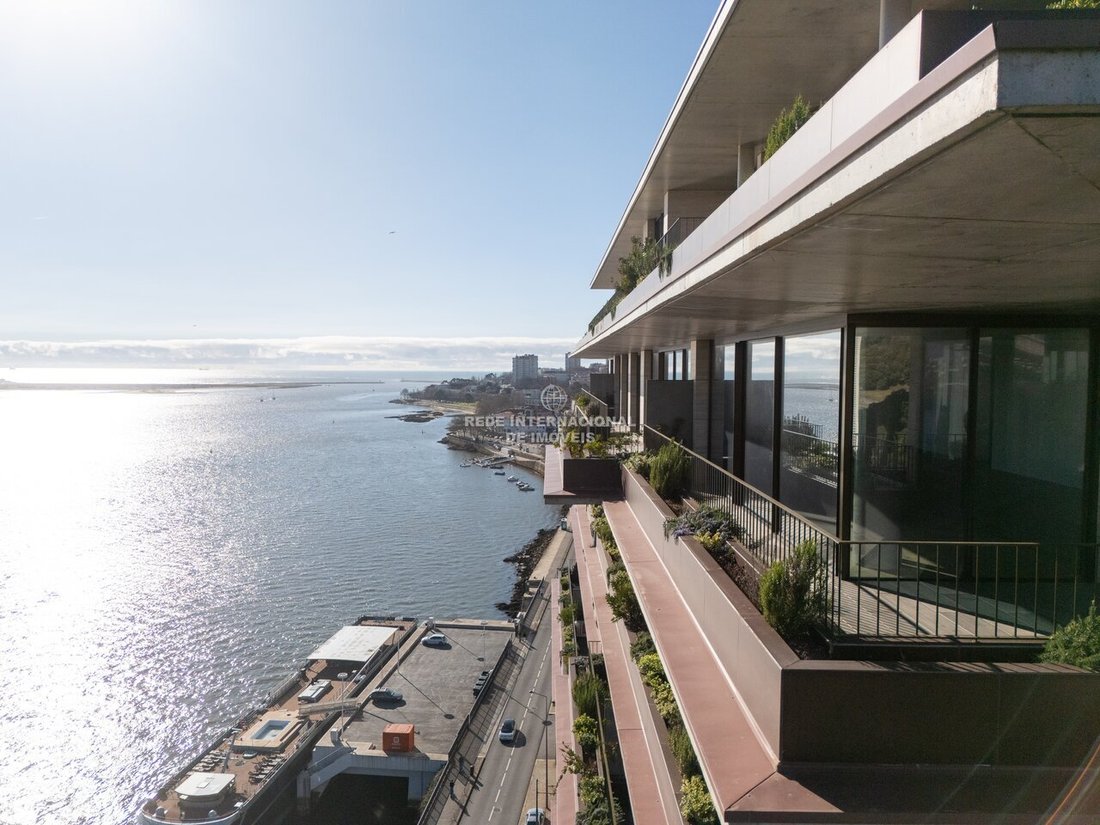Apartment in Lordelo do Ouro e Massarelos, Porto District, Portugal 1 - 17546710