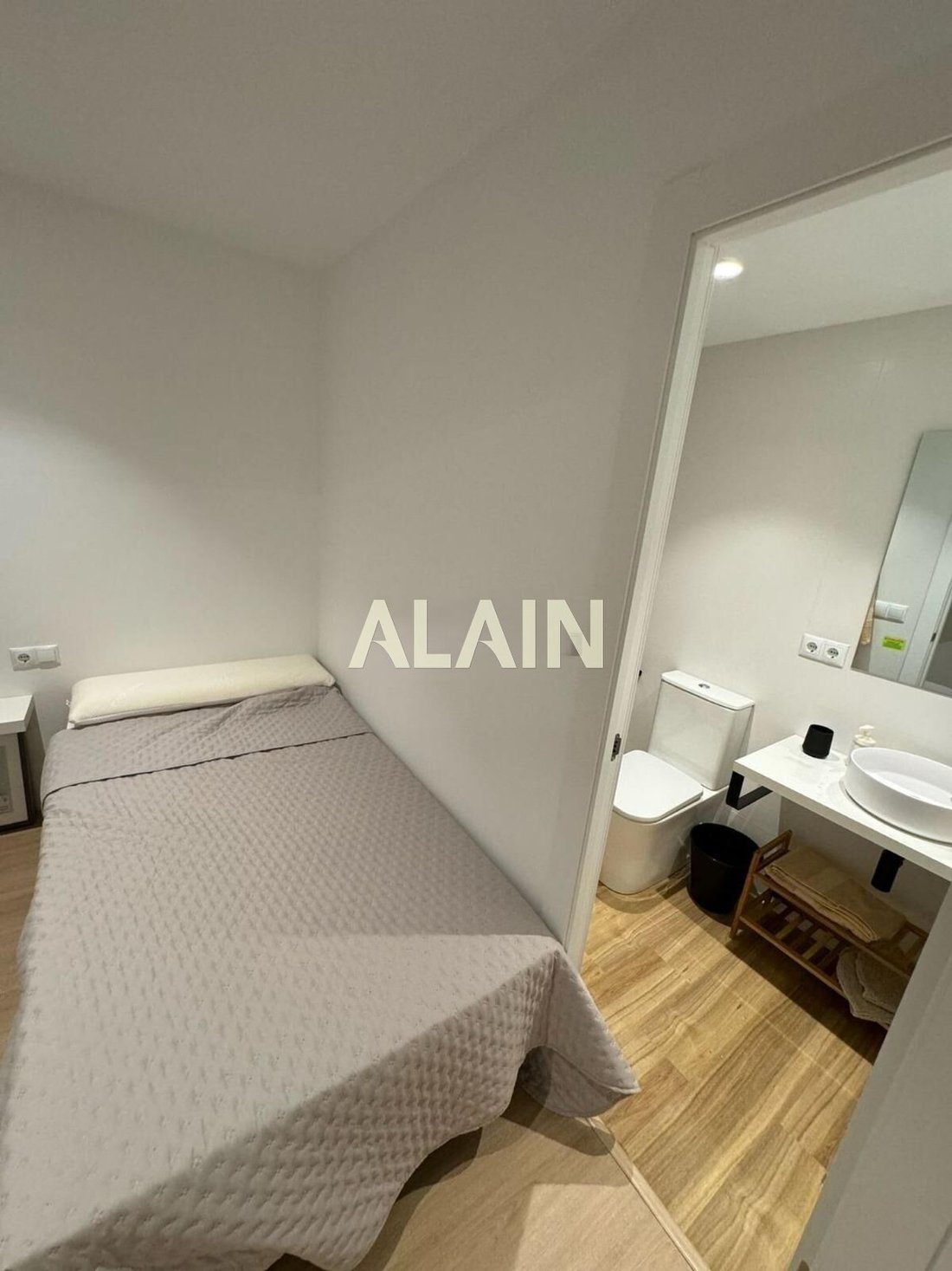 Apartment in Extramurs, Valencia, Spain 2 - 17546730