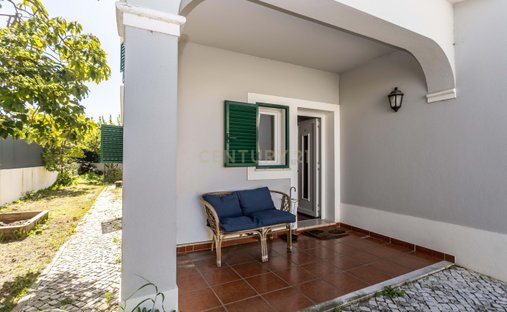 Villa in Azeitao (Sao Lourenco e Sao Simao), Setubal, Portugal 1