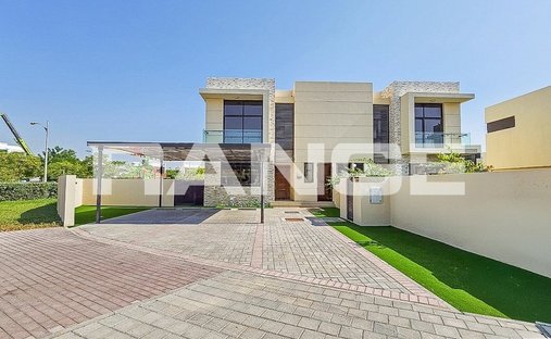 Villa in Damac Hills, Dubai, United Arab Emirates 1