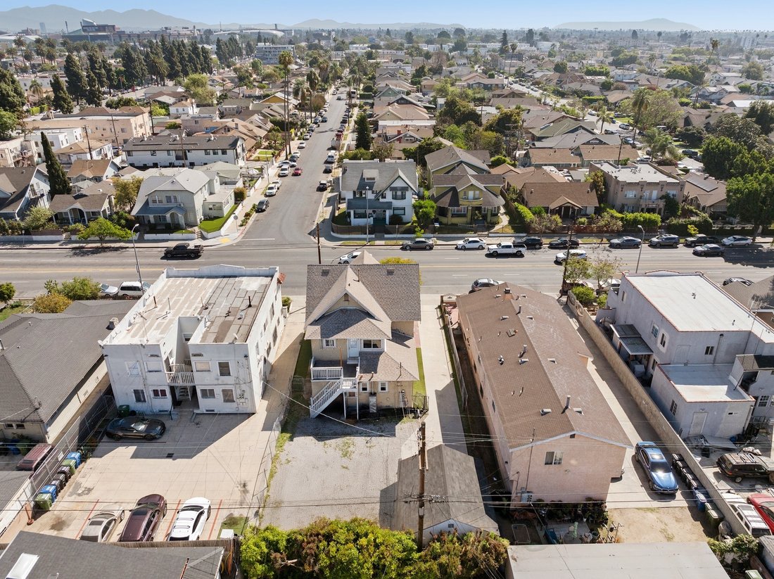 Los Angeles, California, United States 5 - 17547228