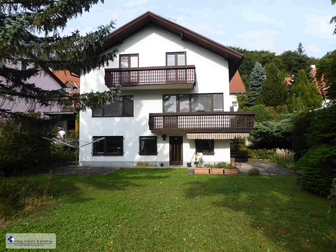 Haus Mit Platz Und Garten