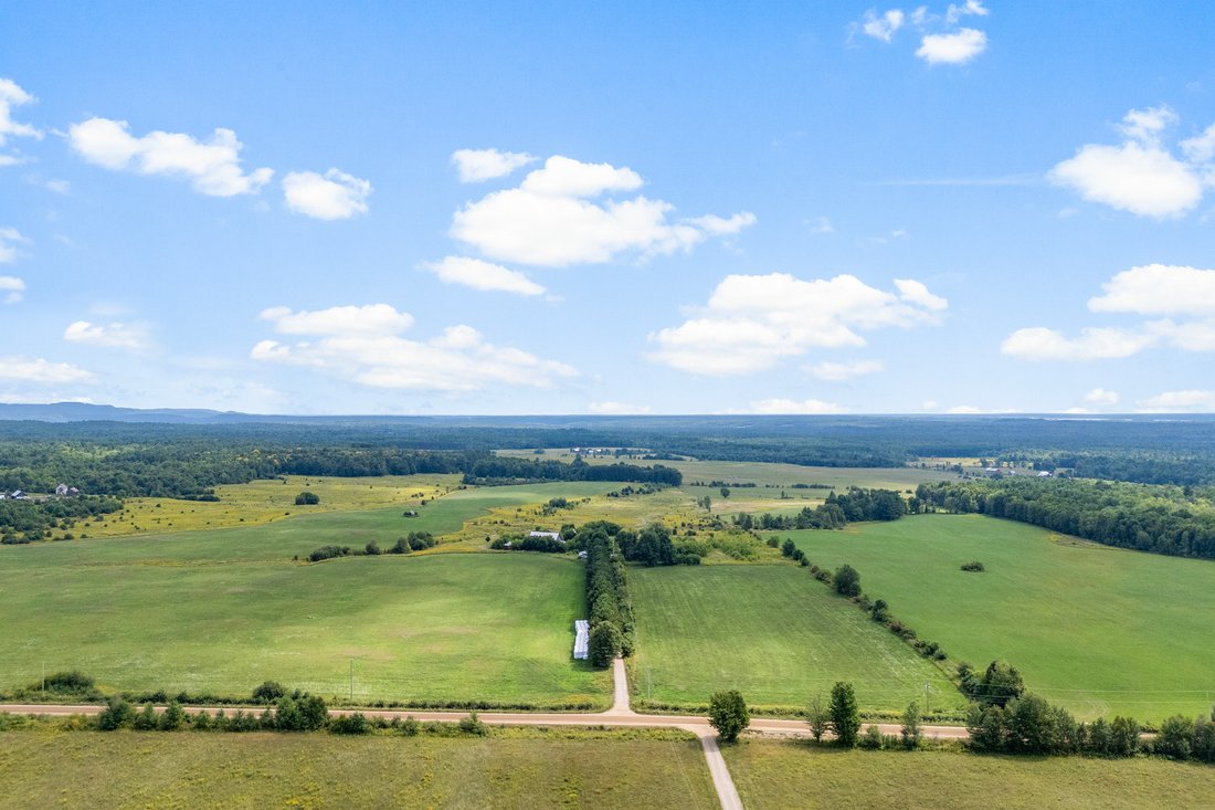 Corps de ferme à Sheenboro, Québec, Canada 1 - 17547814