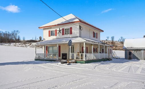 Farm Ranch in Dunraven, Quebec, Canada 1