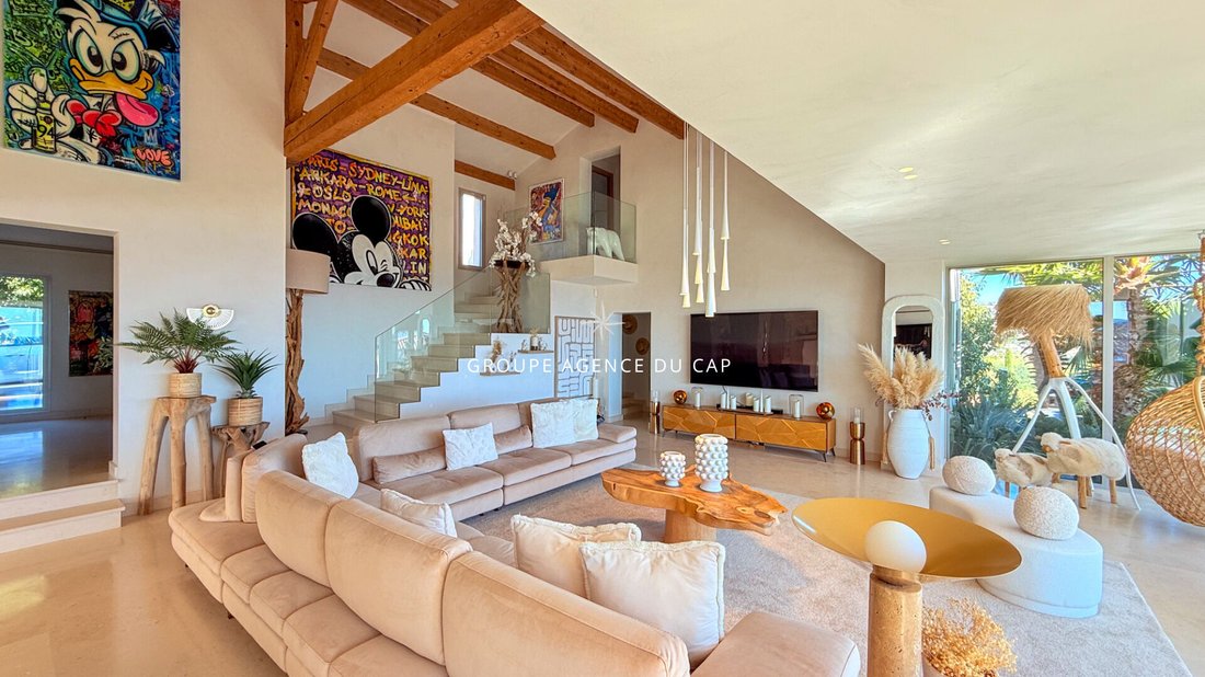 Villa in Les Issambres, Roquebrune-sur-Argens, France 4 - 13713992