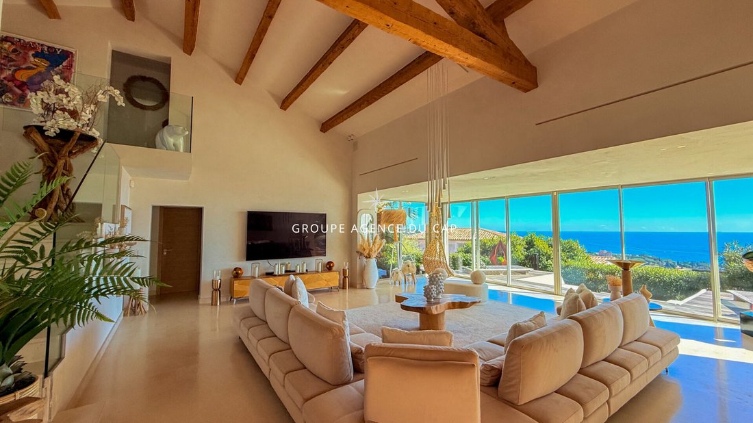 Villa in Les Issambres, Roquebrune-sur-Argens, France 1 - 13713992