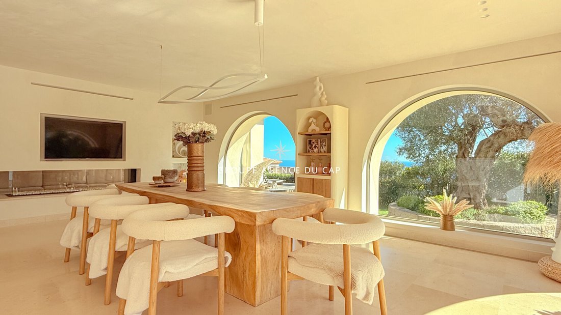 Villa in Les Issambres, Roquebrune-sur-Argens, France 5 - 13713992