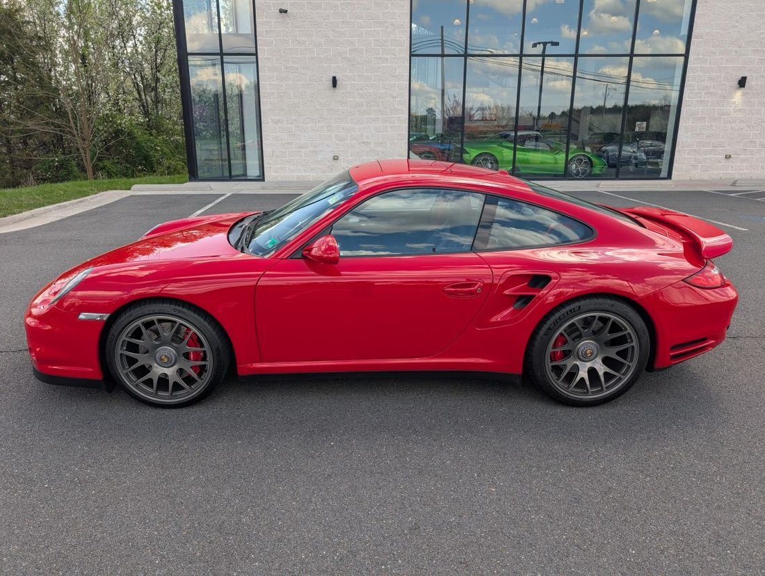 Coupe in Ashburn, VA, United States 3 - 17547674