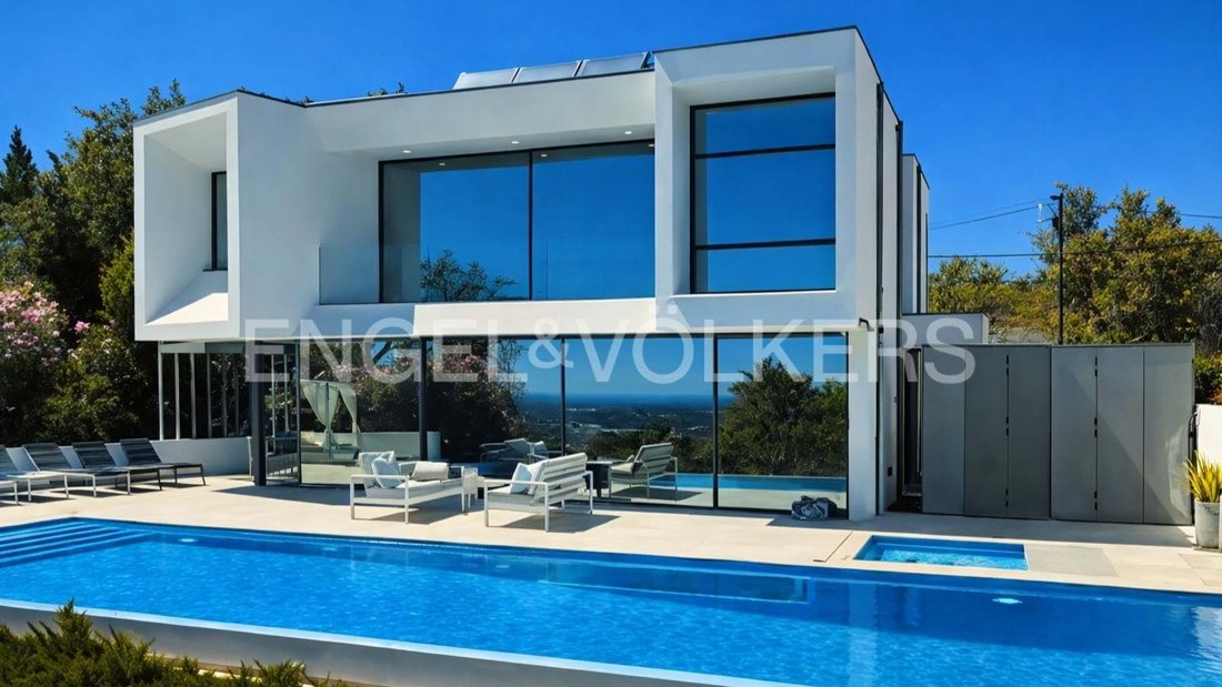 Villa in Loule (Sao Clemente), Algarve, Portugal 1 - 14489514
