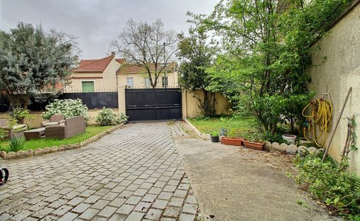 Villa in Plateau-Grèves-Europe-Gare du Stade-Fossés Jean, Colombes, France 1