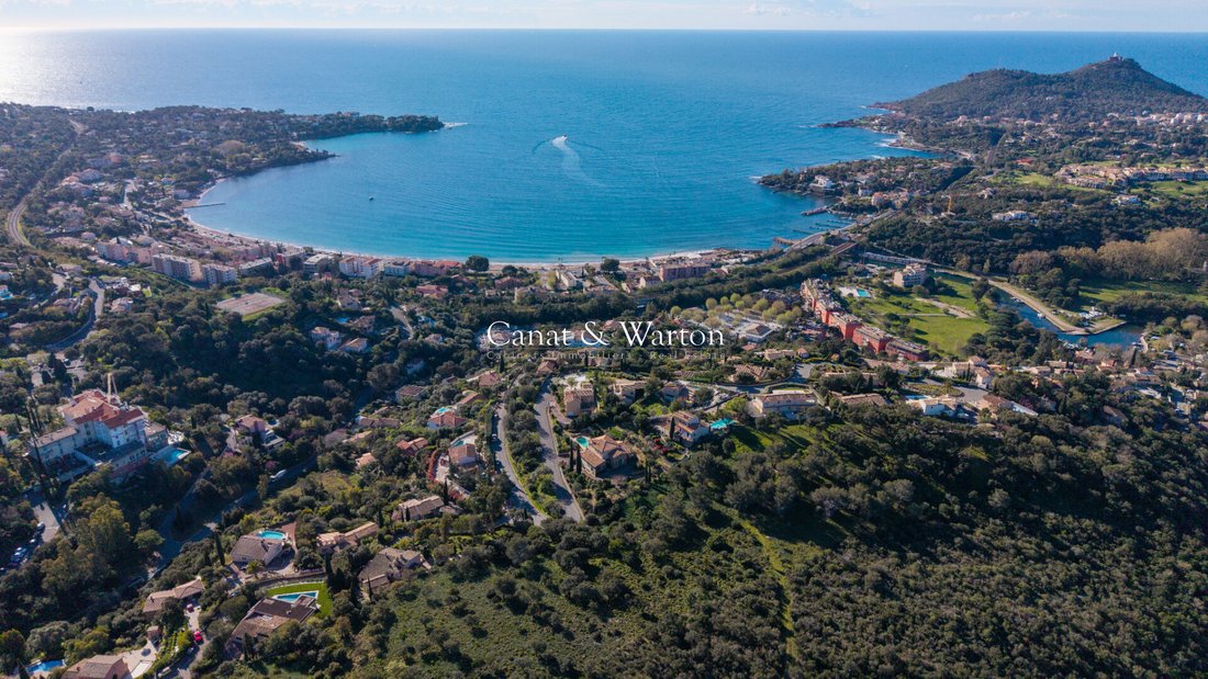 Villa in Le Dramont-Agay-Anthéor-Le Trayas, Saint-Raphaël, France 1 - 17488441