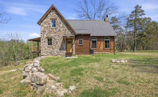 House in Berryville, Arkansas, United States 1