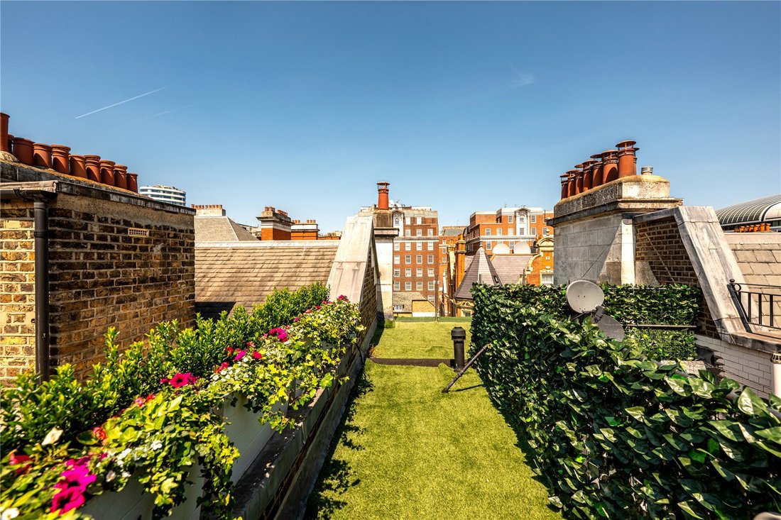 Apartment in Mayfair, Westminster, England 1 - 17547749