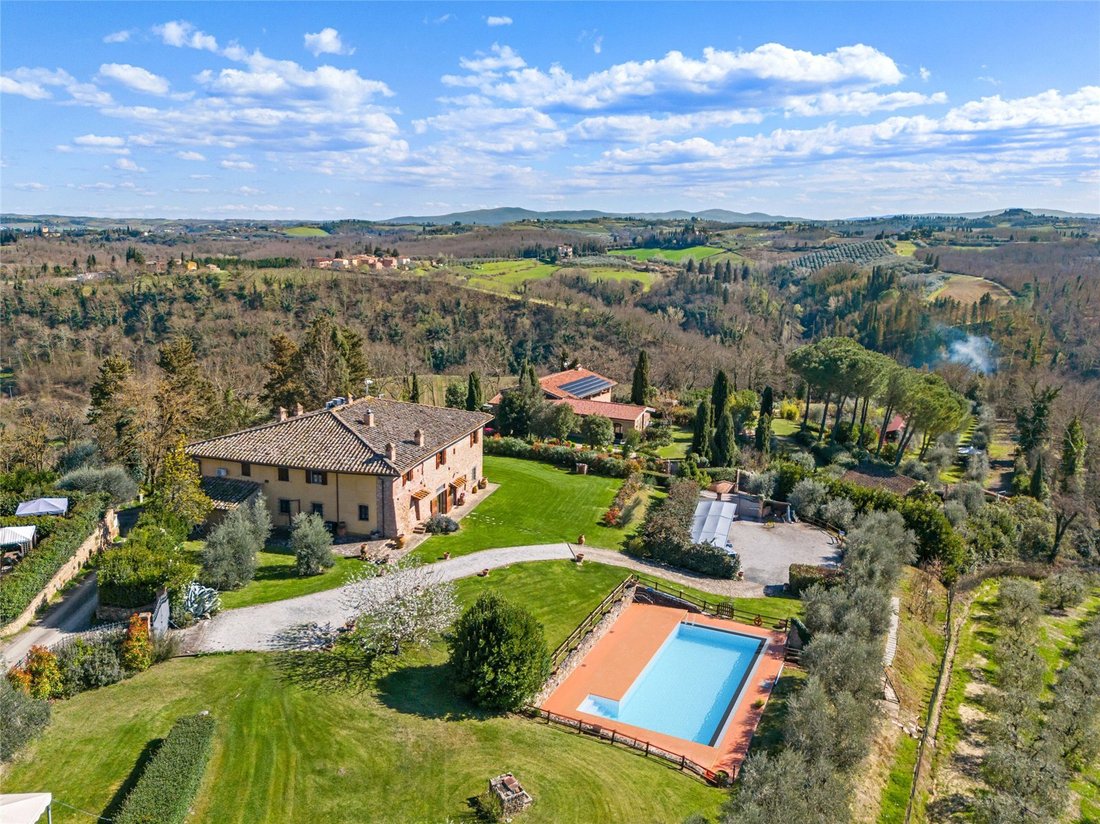 Country House in San Gimignano, Tuscany, Italy 1 - 17547872