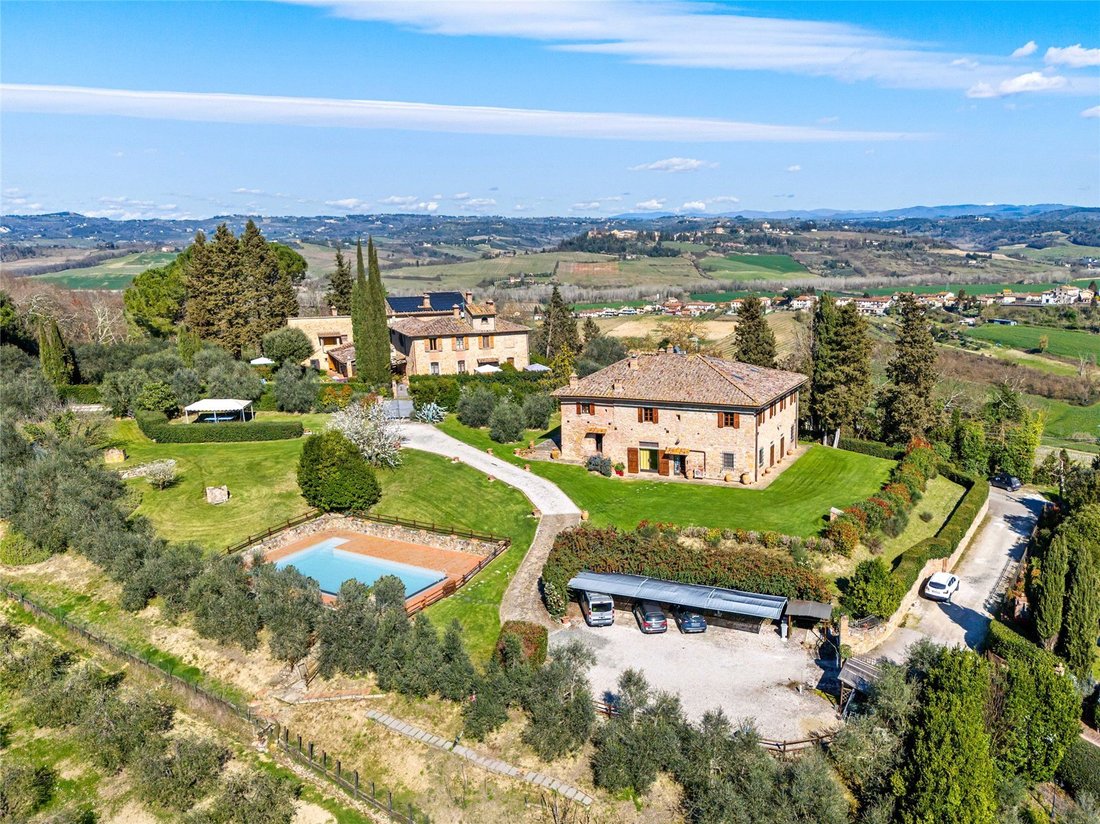 Country House in San Gimignano, Tuscany, Italy 2 - 17547872