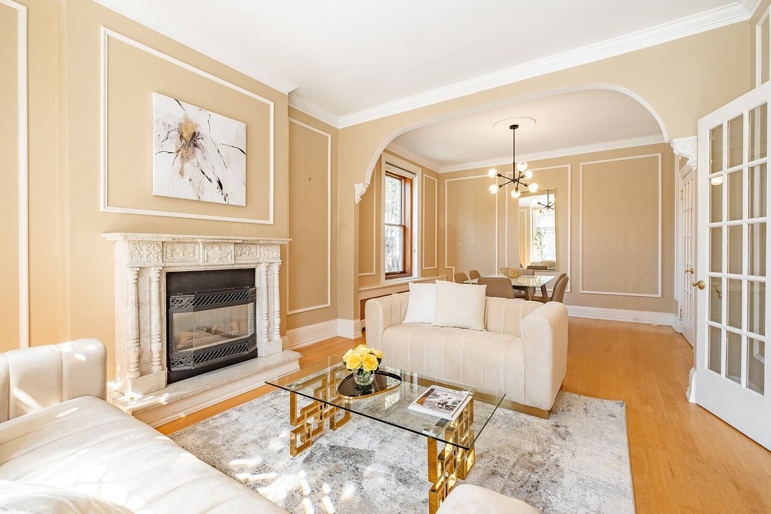 Apartment in Westmount, Quebec, Canada 3 - 17548009