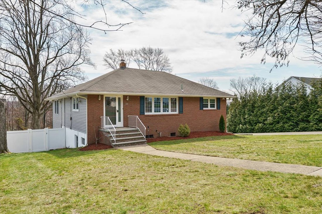 House in Totowa, New Jersey, United States 1 - 17548107