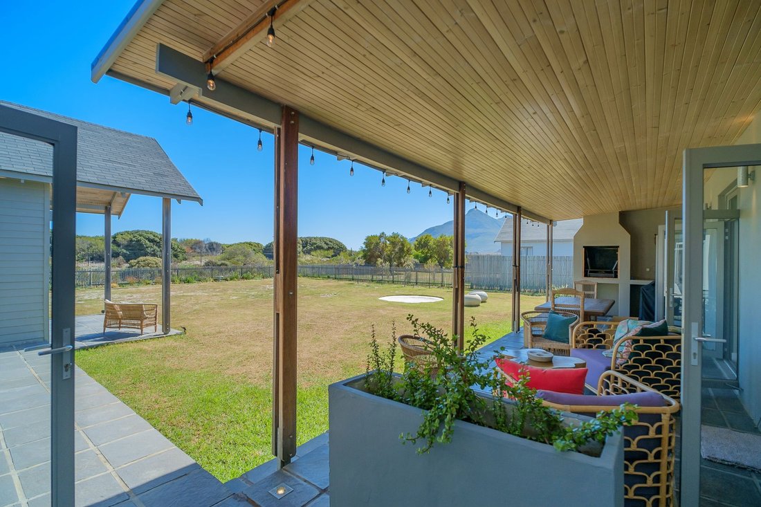 House in Noordhoek, South Peninsula, Cape Town 3 - 17553077
