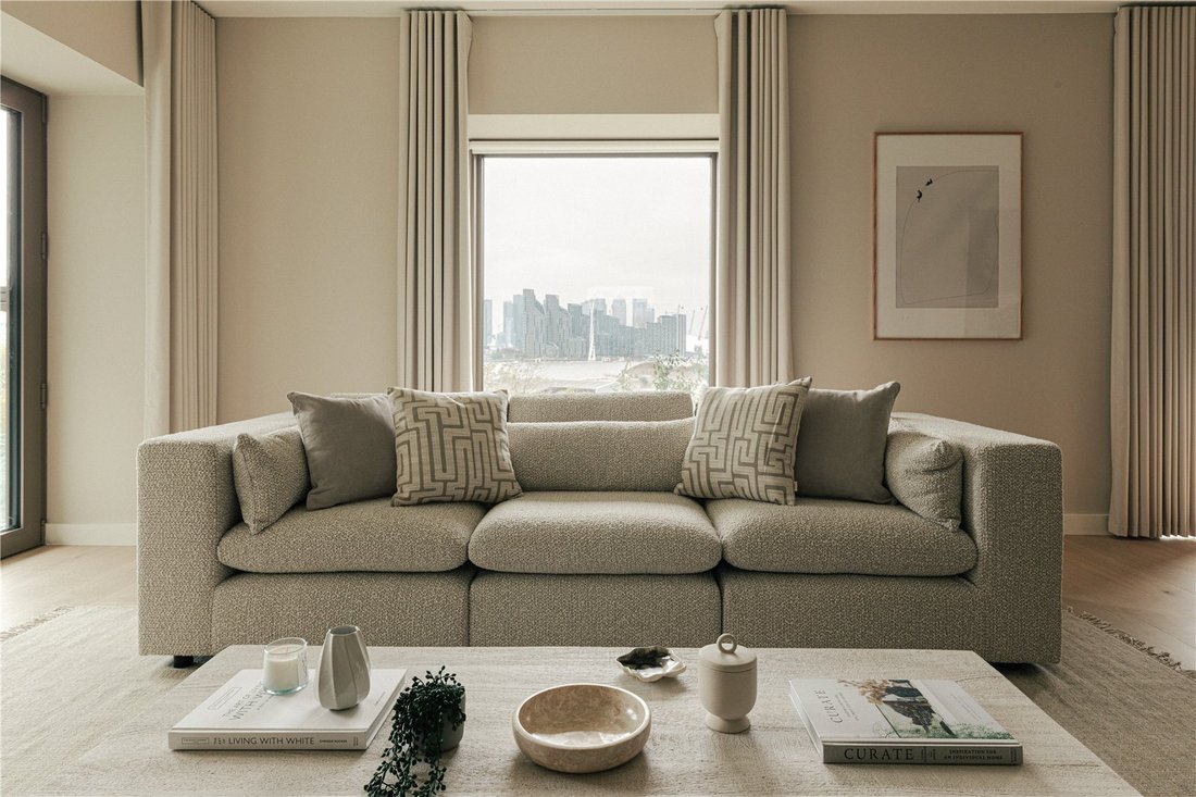 Apartment in Victoria Docks, Newham, England 3 - 15899112