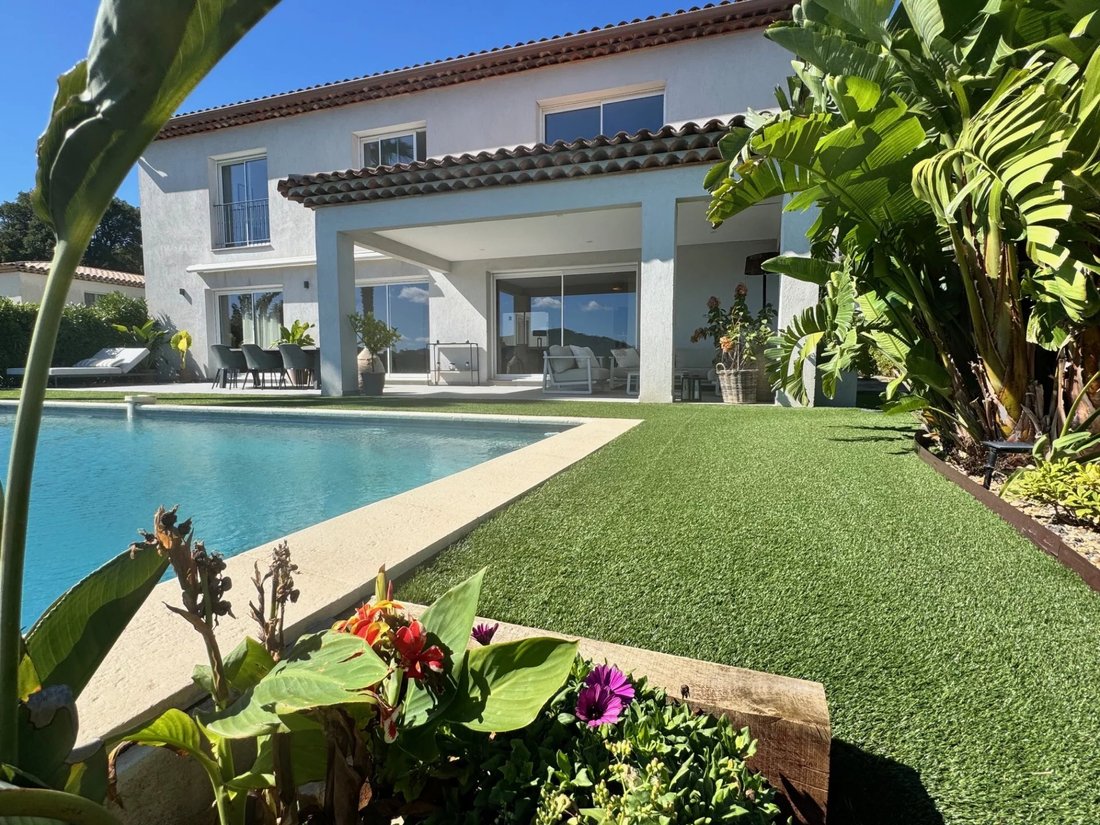 Villa in Les Adrets-de-l'Estérel, Provence-Alpes-Côte d'Azur, France 1 - 16266214