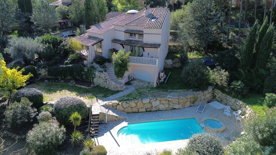 Villa in Les Adrets-de-l'Estérel, Provence-Alpes-Côte d'Azur, Frankreich 1 - 15680358