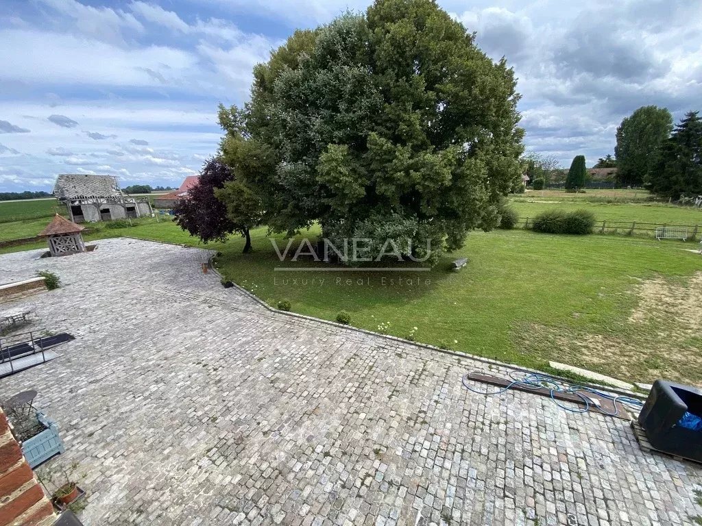 Estate in Châtellerault, Nouvelle-Aquitaine, France 3 - 17550312