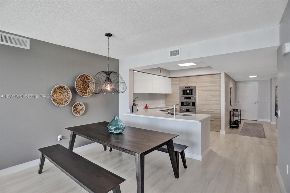 Condo in Sunny Isles Beach, Florida, United States 5 - 17552465