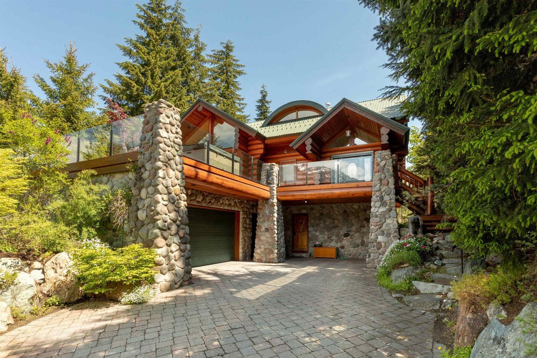 House in Whistler, British Columbia, Canada 1 - 17552872