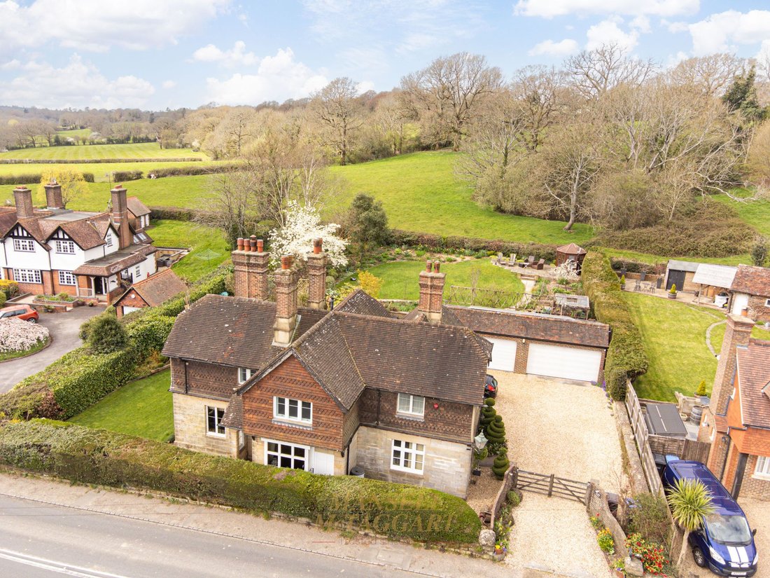 House in Turners Hill, England 2 - 17549687