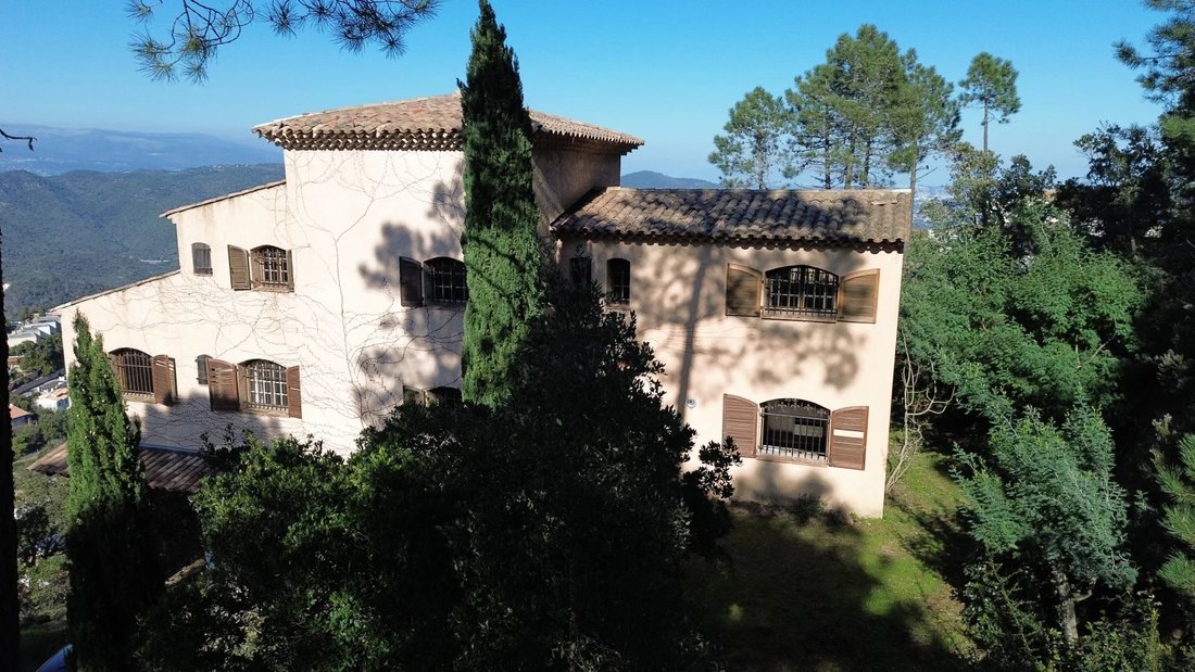Villa in Les Termes, Mandelieu-la-Napoule, France 1 - 16150888