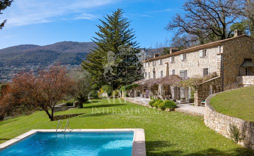 Country House in Châteauneuf-Grasse, Provence-Alpes-Côte d'Azur, France 1
