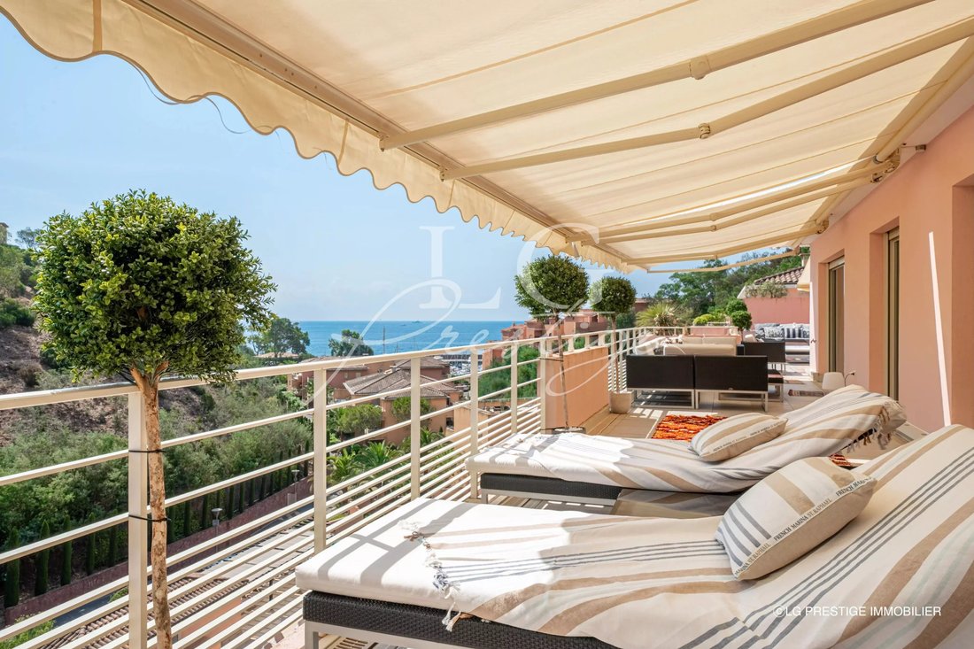 Apartment in Théoule-sur-Mer, Provence-Alpes-Côte d'Azur, France 1 - 15992448