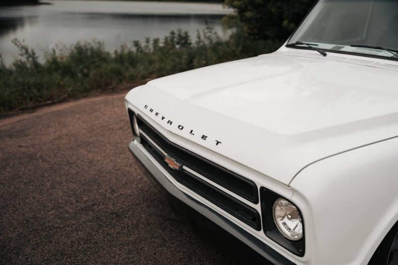 Pickup in Glendale, United States 3 - 17555077