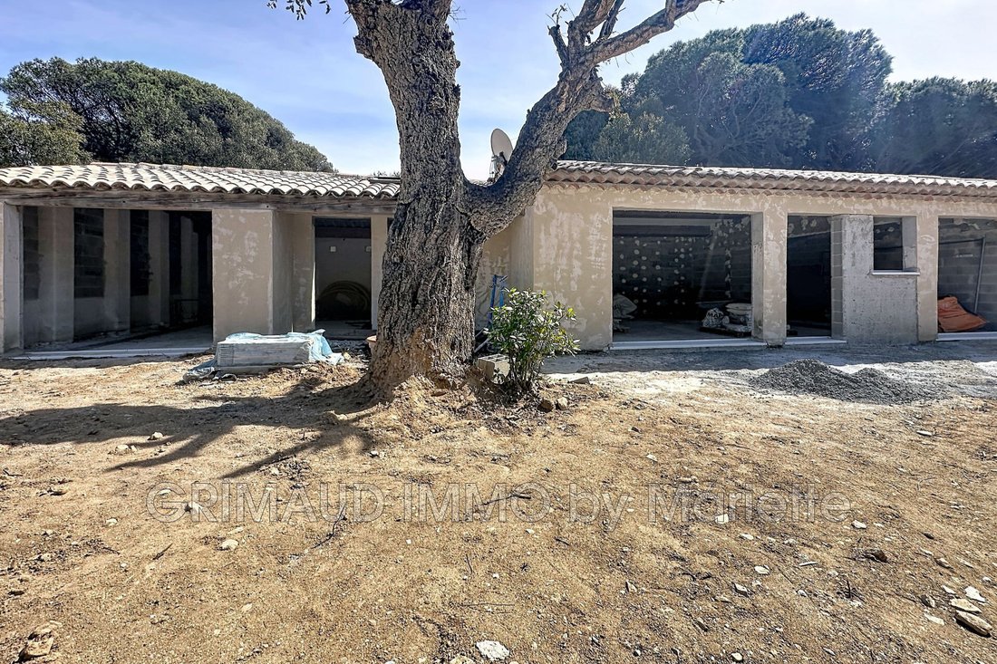 Villa in Grimaud, Provence-Alpes-Côte d'Azur, France 1 - 17519793