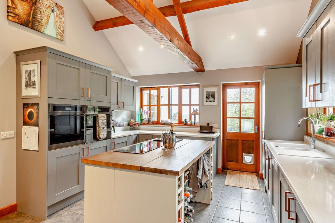 House in Thorverton, England 4 - 17549457