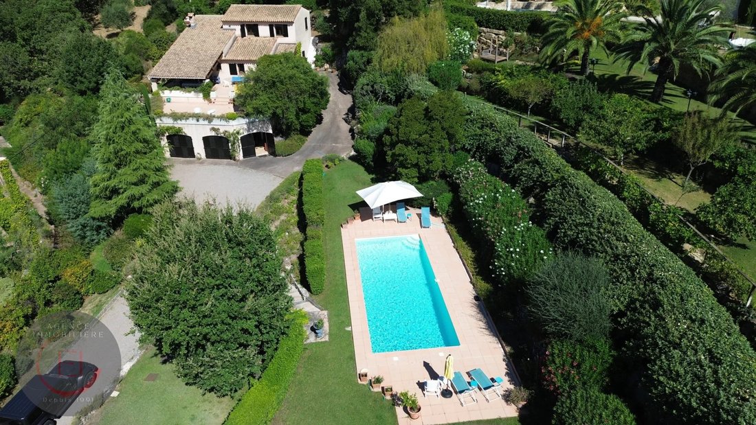 Villa in Les Adrets-de-l'Estérel, Provence-Alpes-Côte d'Azur, France 1 - 16038623