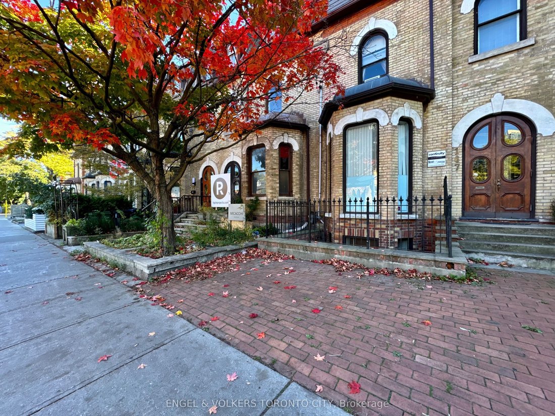 Townhouse in Toronto, Ontario, Canada 4 - 17552919