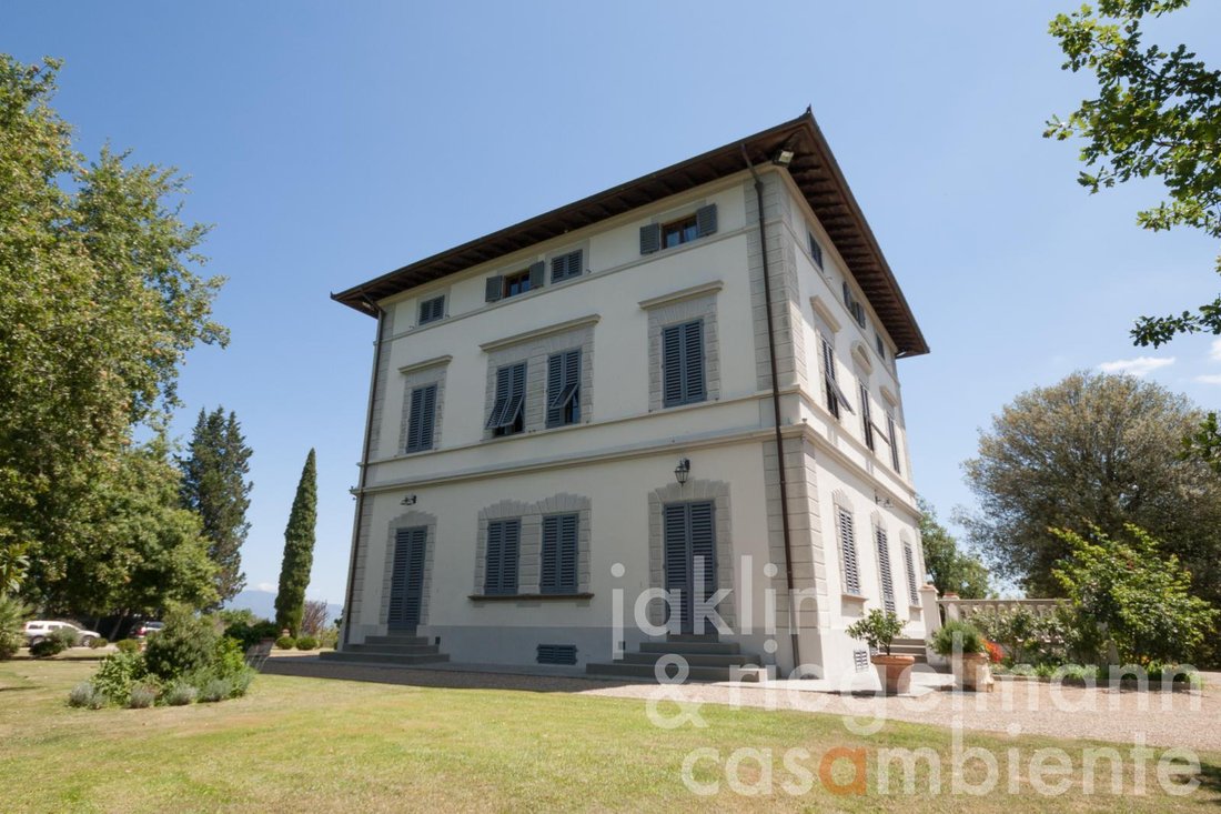 Estate in Stadium - Piazza della Repubblica, Montevarchi, Italy 4 - 11425612