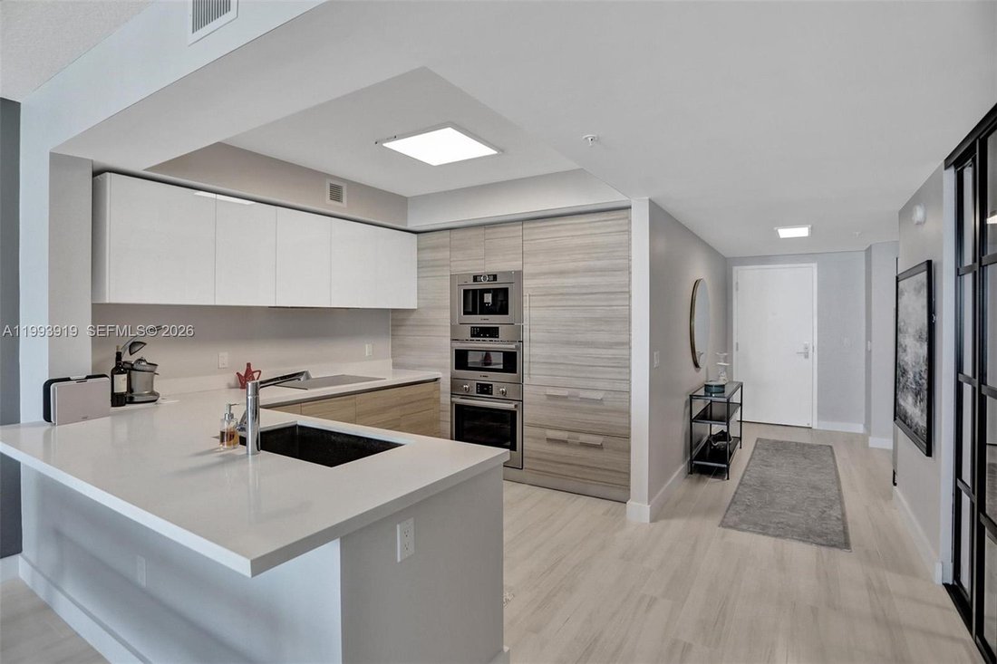Condo in Sunny Isles Beach, Florida, United States 1 - 17552465