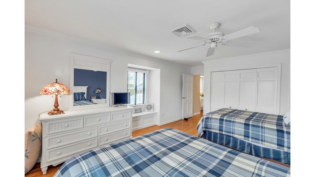 House in Hampton Bays, New York, United States 5 - 16900966
