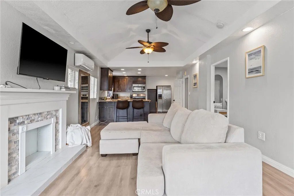 Newport Beach, California, United States 4 - 16525177